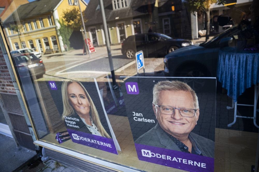valgplakater i et vindue