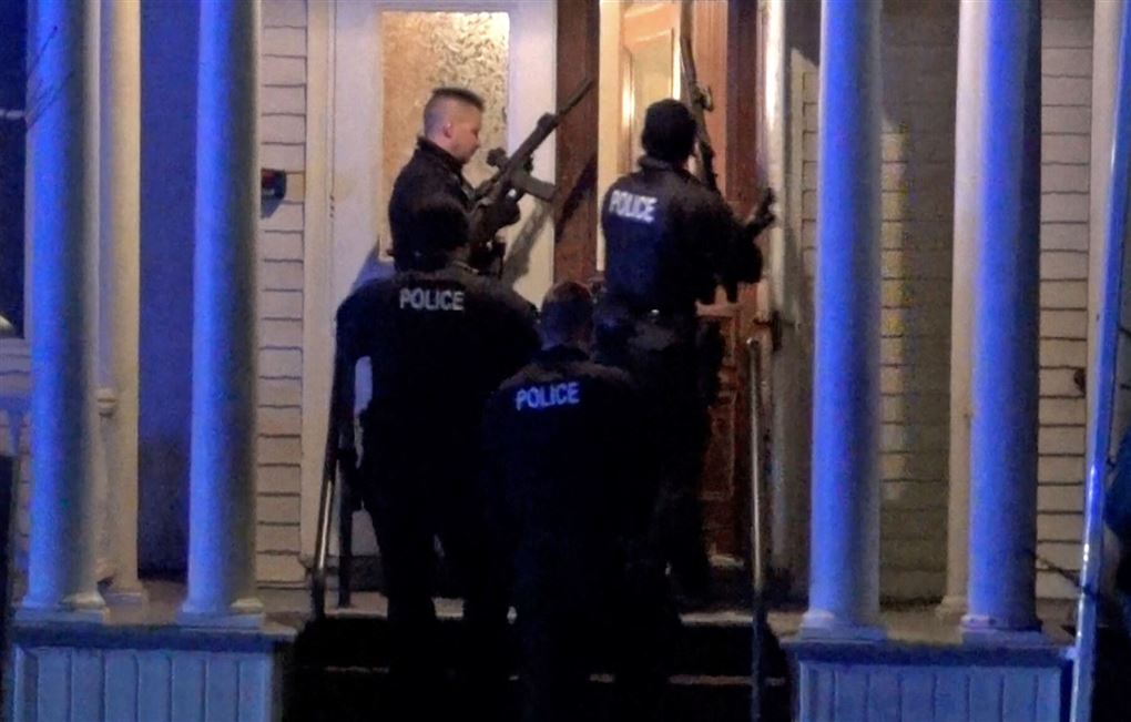 politi ved et hus