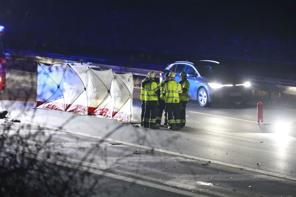 politi til stede på motovej