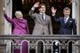 royal familie på balkon