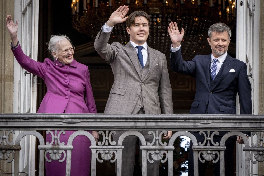 royal familie på balkon