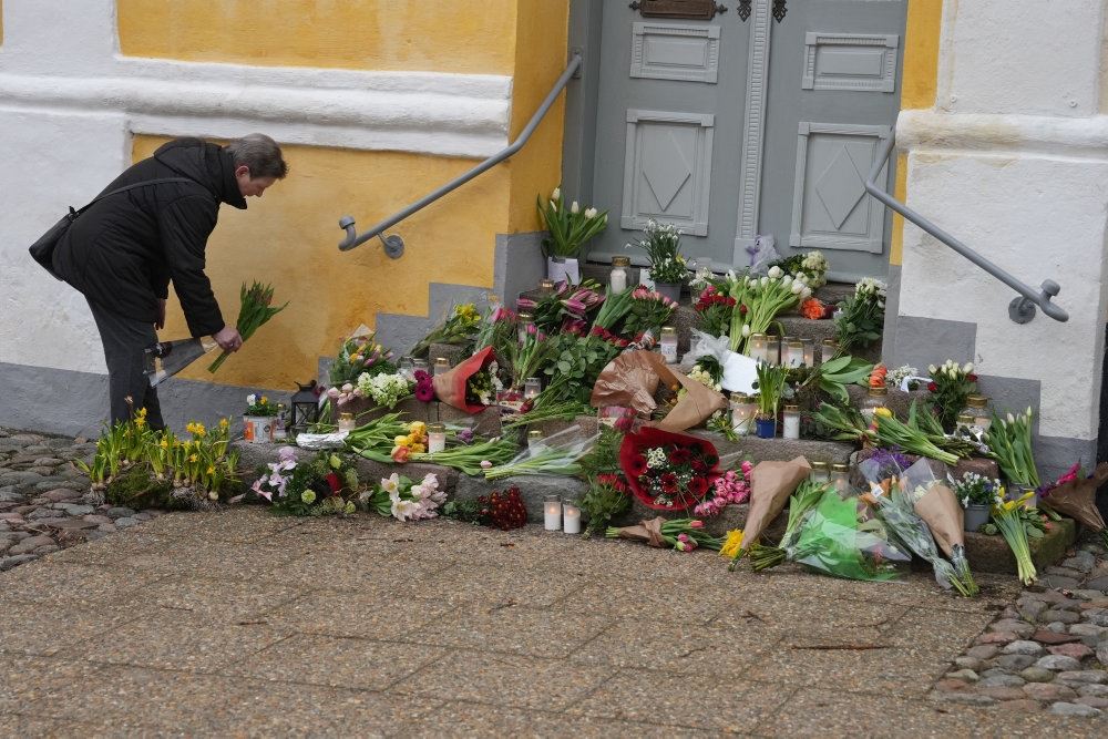 blomster ved indgangsdør