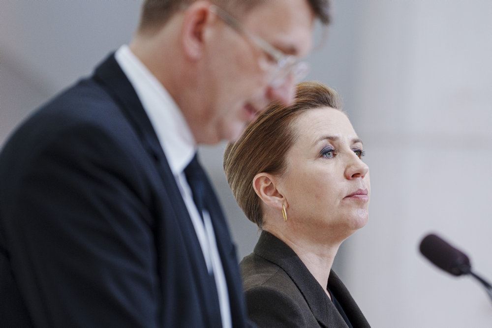 Mette Frederiksen og en mand