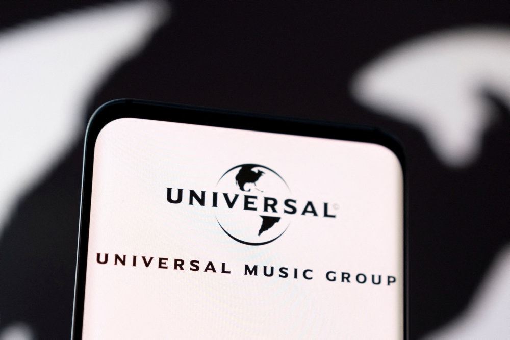 logo - universal