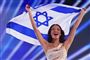 kvinde med israelsk flag