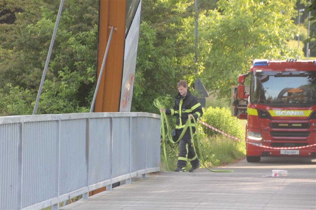 Brandmand ved den lukkede bro