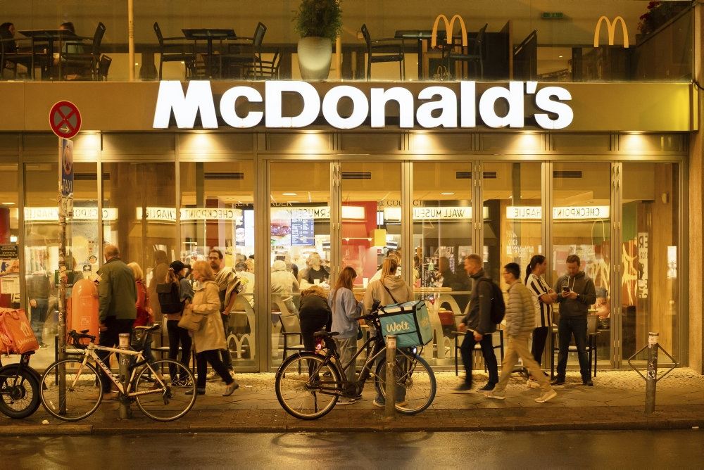 folk på mcdonalds