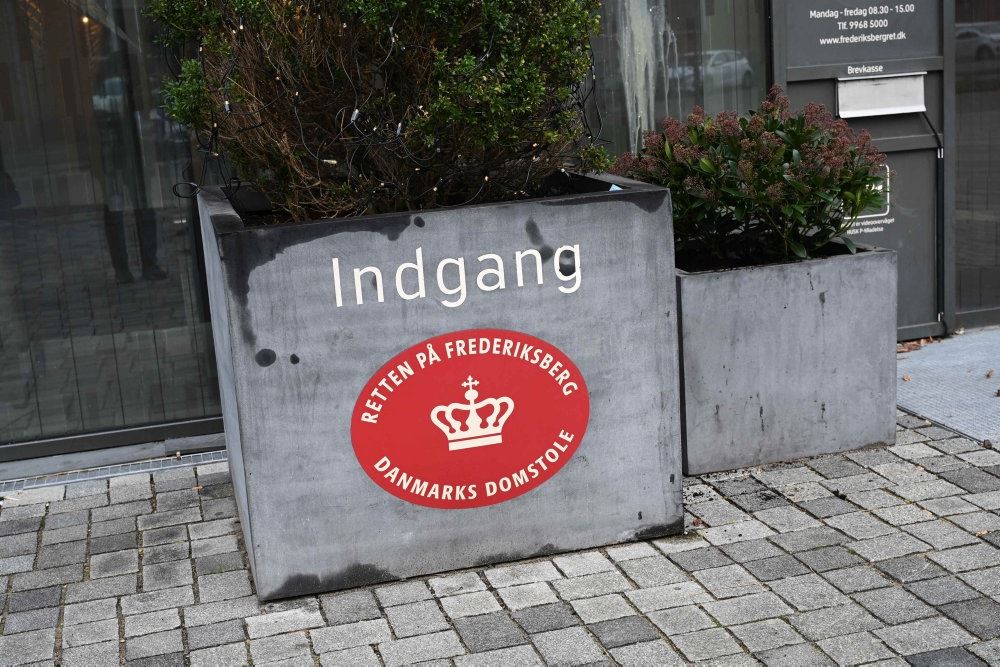 logo på sten