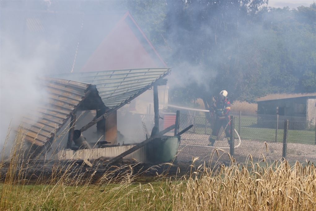bygning i brand