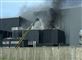 en bygning i brand