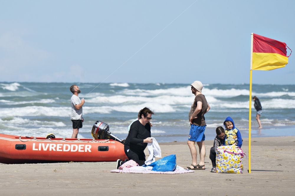 livreddere på en strand