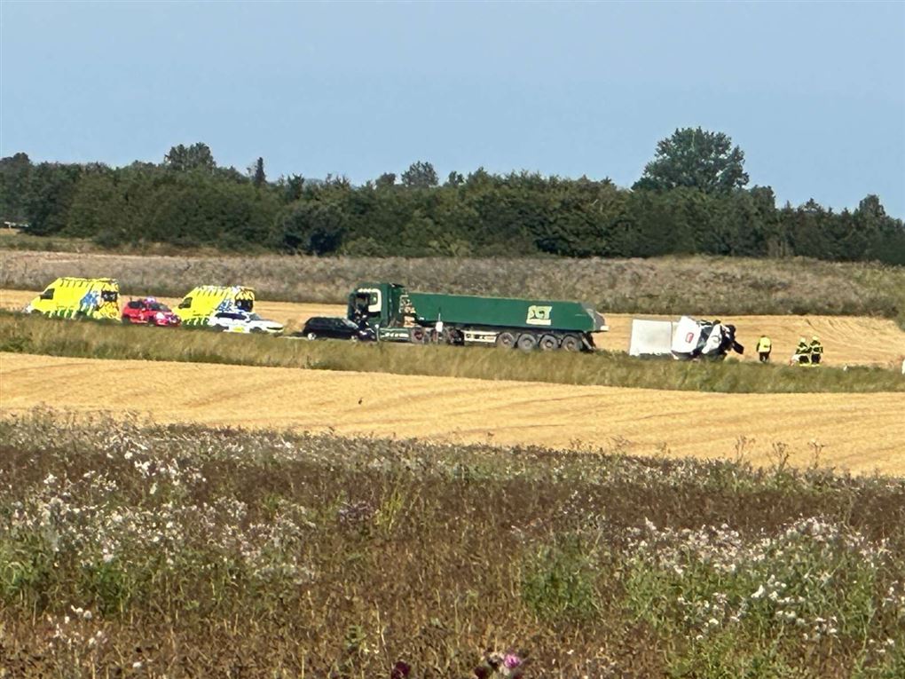 trafikuheld mellem lastbil og kassevogn