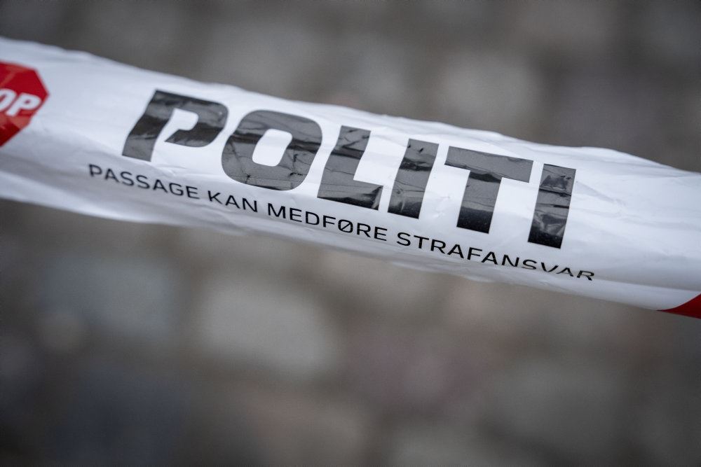 Nærbillede af politiets afspærringsbånd