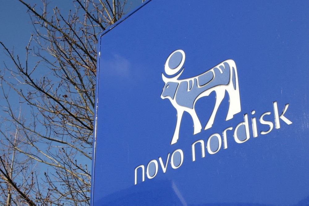 det kendte logo for novo nordisk 7 blå baggrund