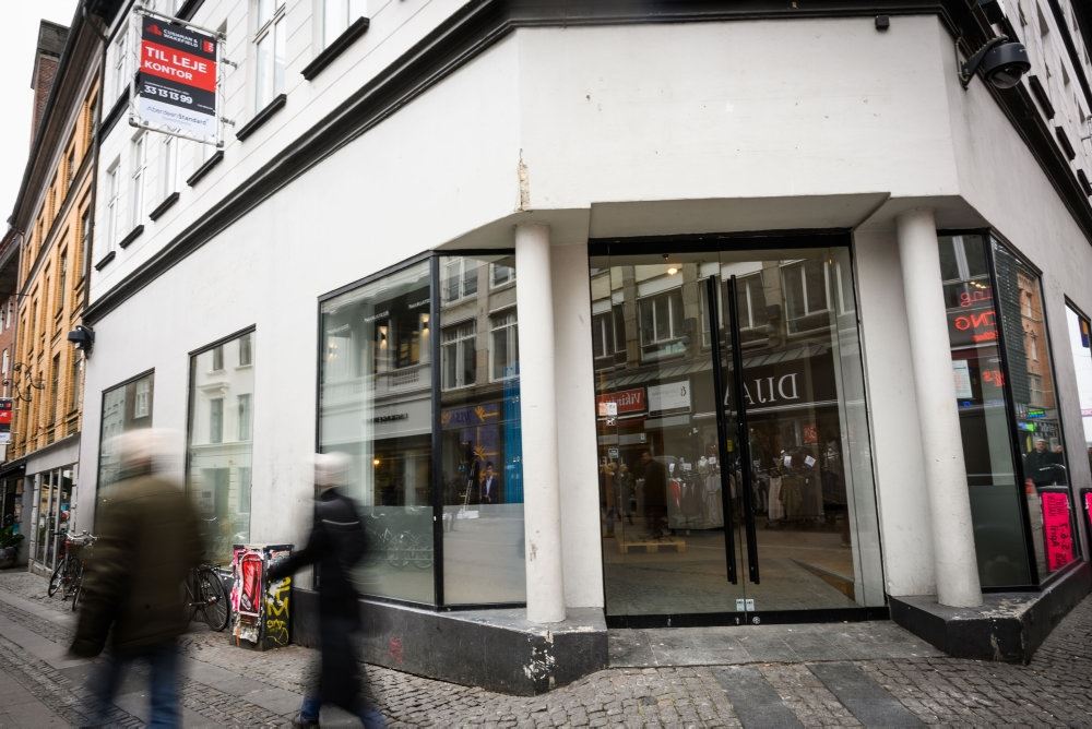 indgangsparti til butik 
