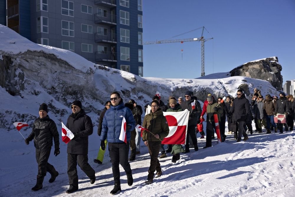 demonstranter med bannere