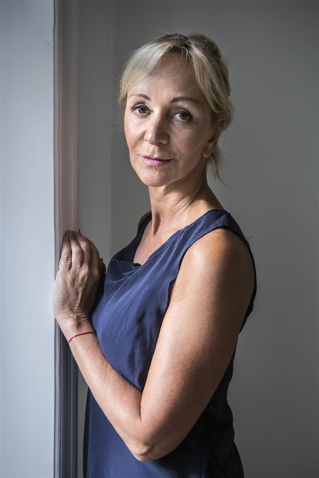 kvinde med mismodigt ansigtsudtryk