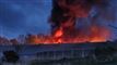 store flammer kommer op fra bygning
