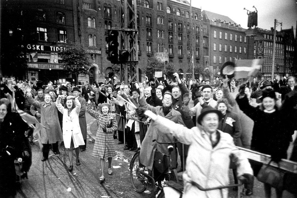 menneskemængde på Rådhuspladsen