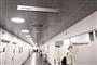 Billede af tom hospitalsgang