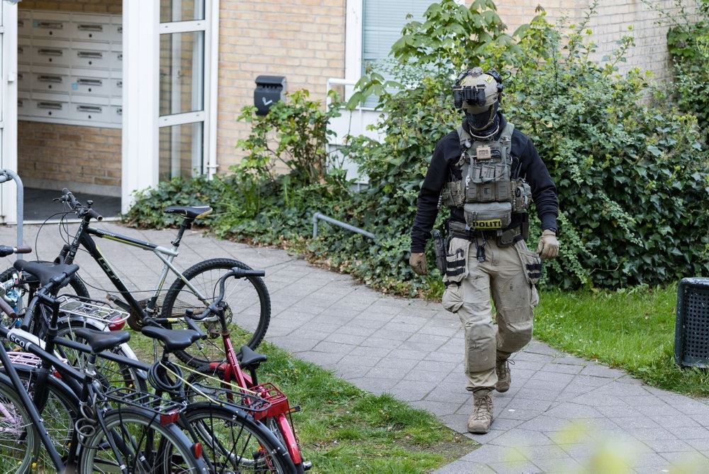 mand i kampuniform
