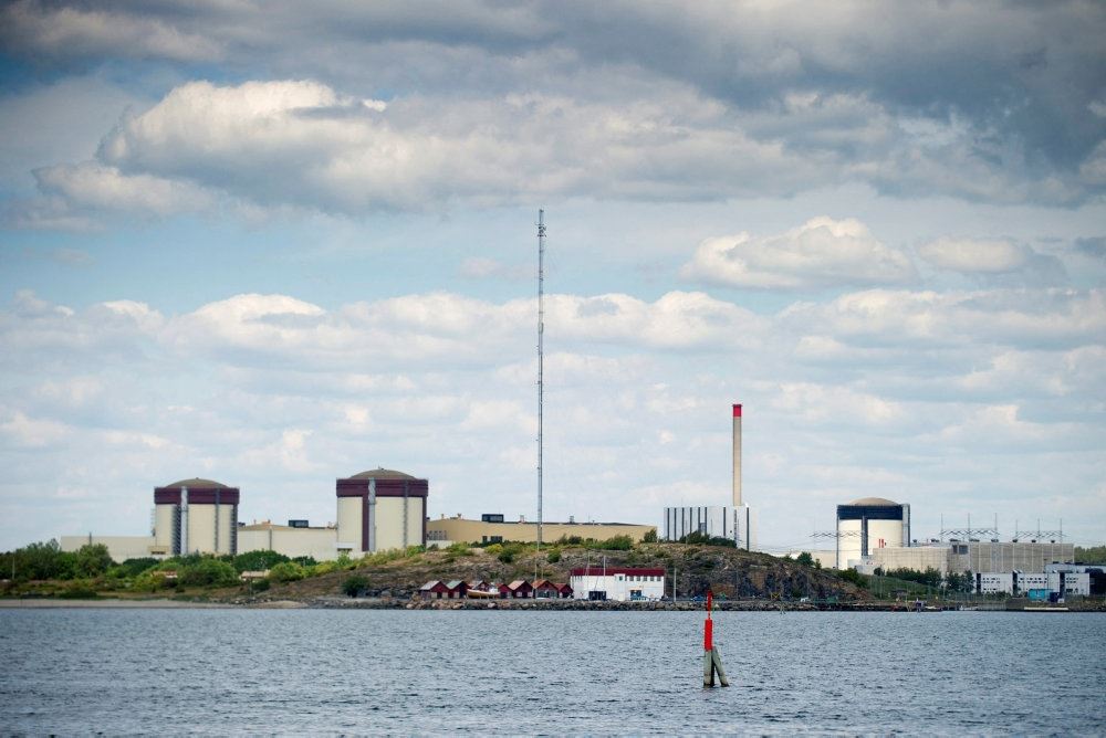 kæmpe bygninger ved vand