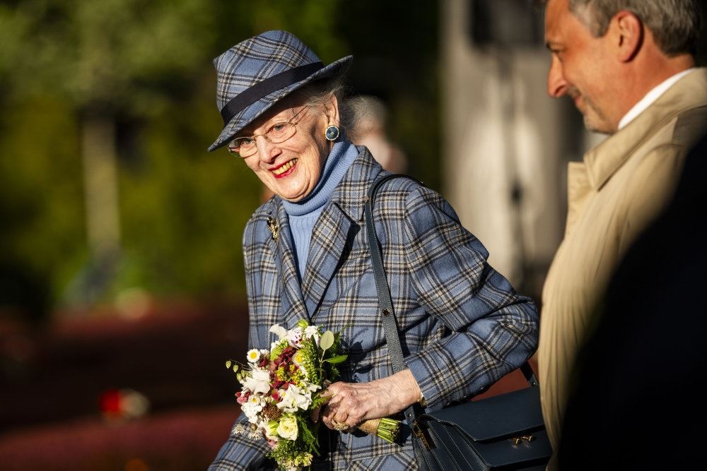 Dronning Margrtehe smiler