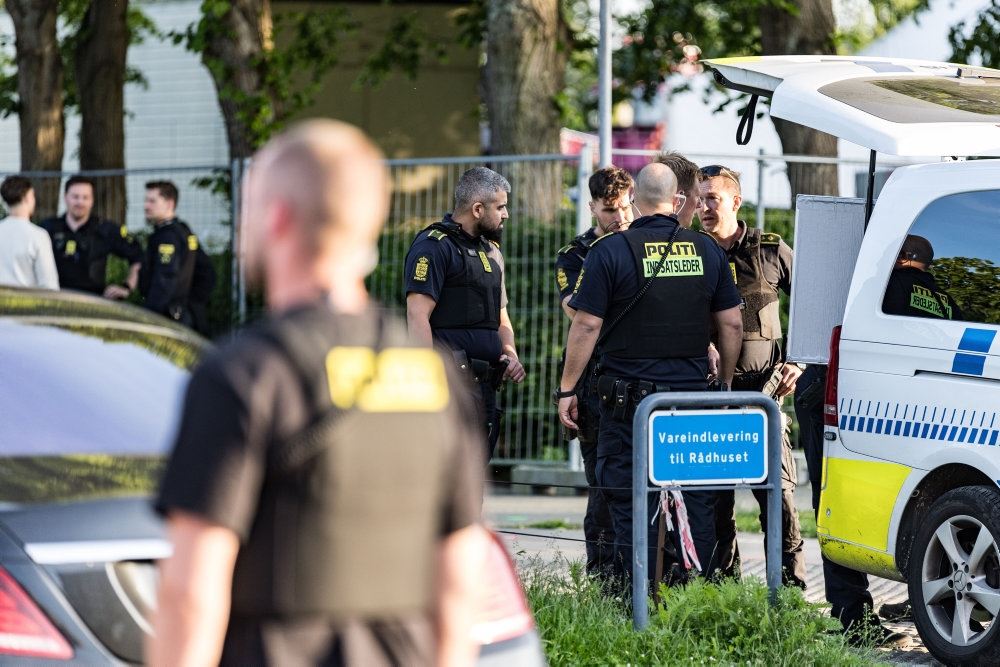 politifolk i gade