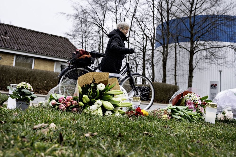 Blomster ved gerningssted