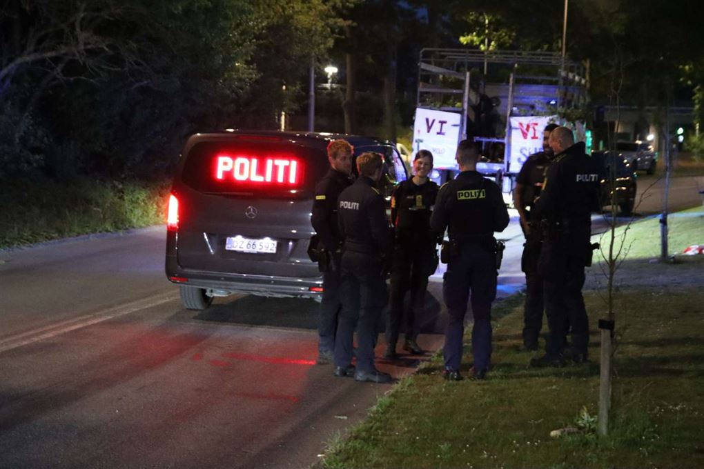 politi til stede på vej