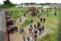 et campingområde ved en festival