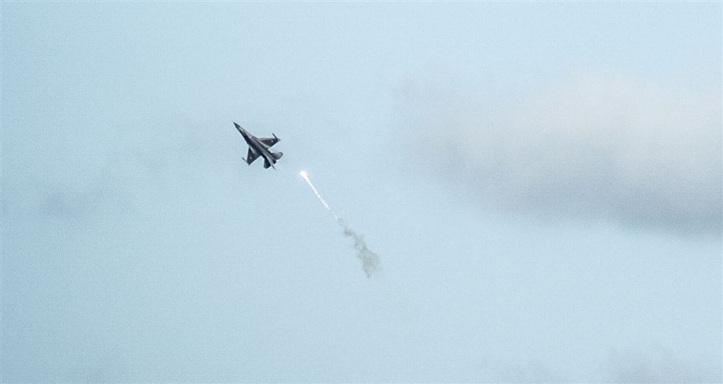 et kampfly i luften