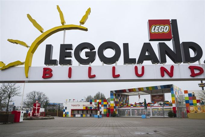 logo på legoland parken