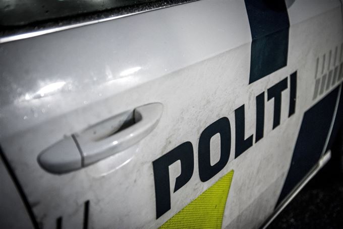Døren til en politibil