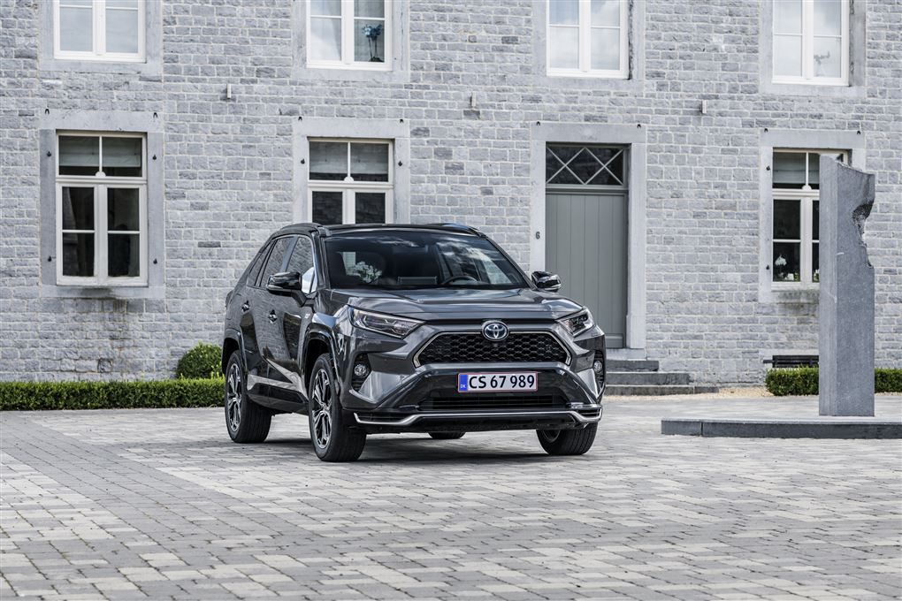 en grå SUV