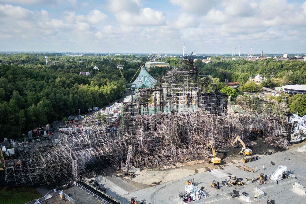 Hovedscenen på Tomorrowland er brændt