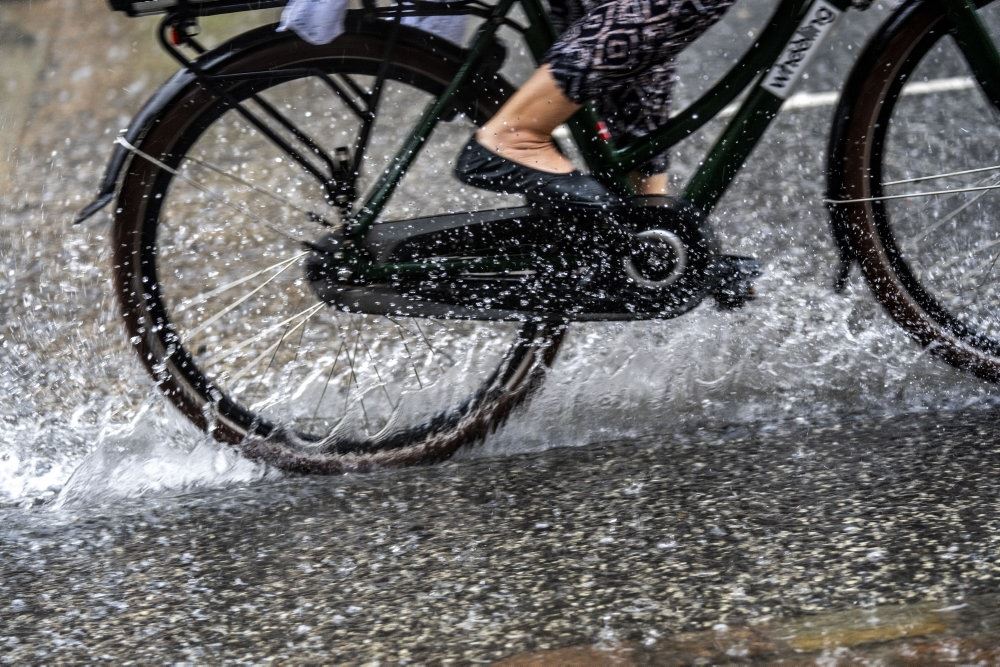 Cykelhjul i regnvejr