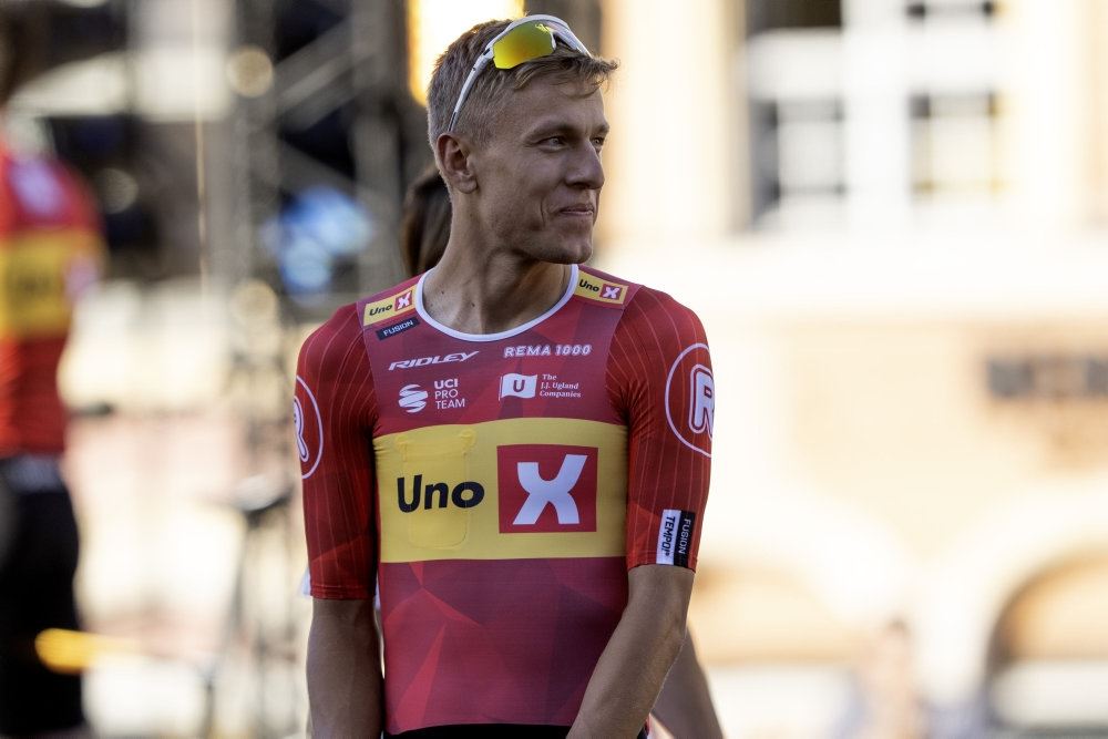 Den norske cykelrytter i cykeltøj ved dagens tour-præsentation