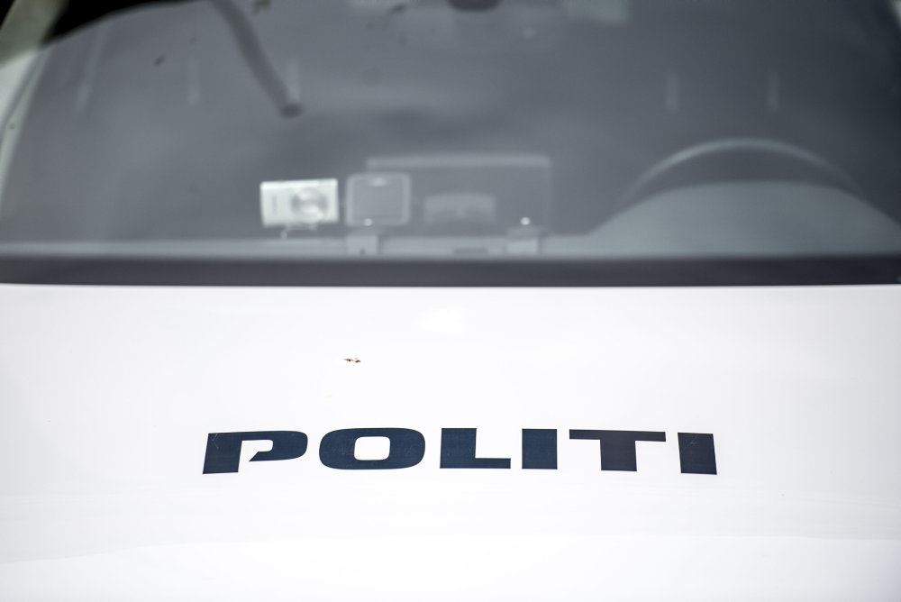 Kølerhjelm på politibil