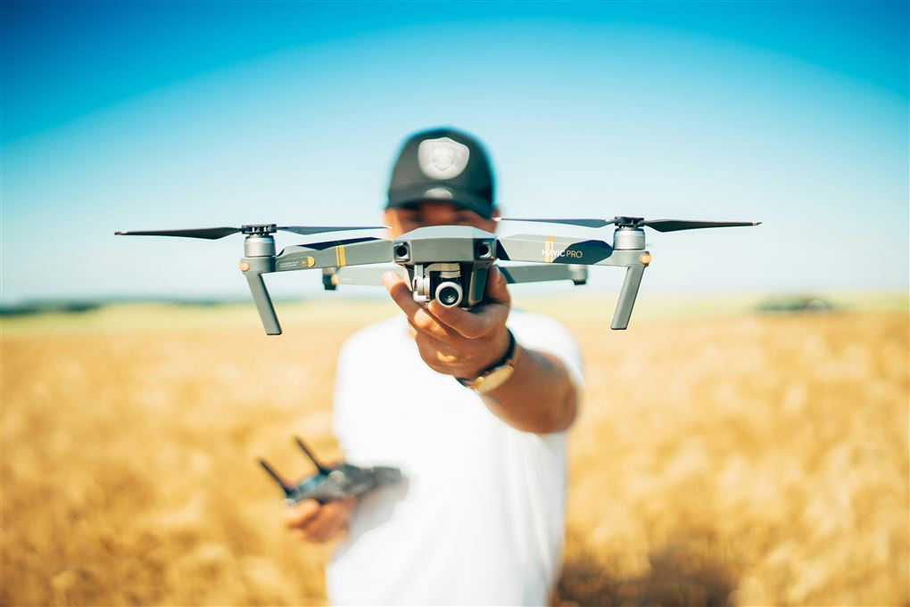 en person holder en drone