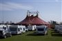 cirkustelt og masser af campingvogne
