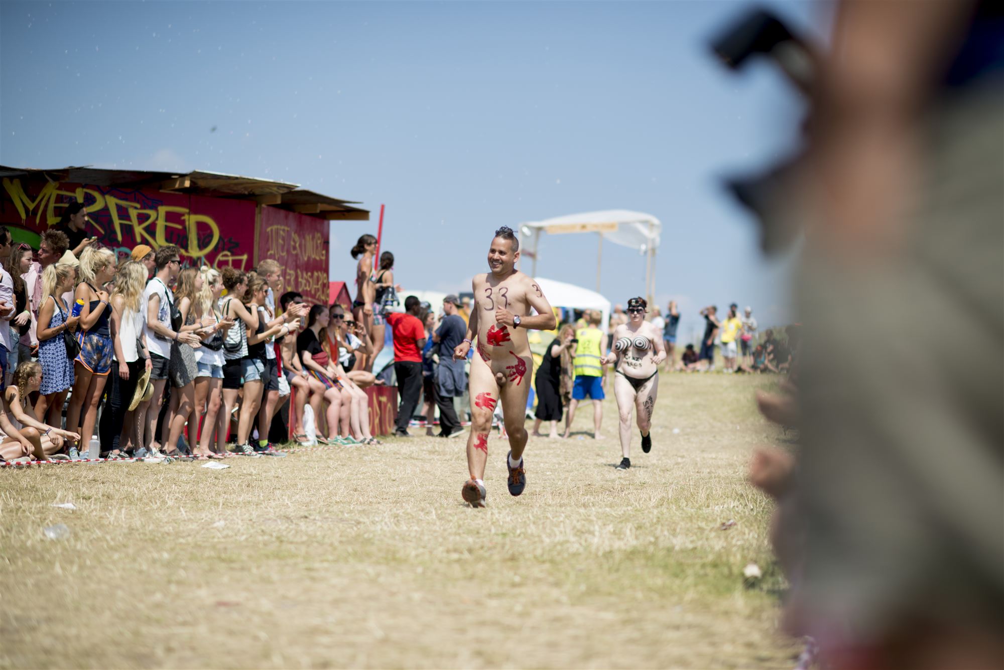 Alle billederne fra nøgenløb på Roskilde Festival Avisen.dk